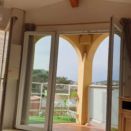 Apartment Studio 25m2 Avec 1 Canape Convertible Grand Confort Pour 2 Personnes Presqu'ile Des Giens *