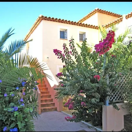 Apartment Studio 25m2 Avec 1 Canape Convertible Grand Confort Pour 2 Personnes Presqu'ile Des Giens Hyeres