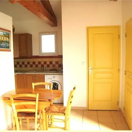 Studio 25m2 Avec 1 Canape Convertible Grand Confort Pour 2 Personnes Presqu'ile Des Giens