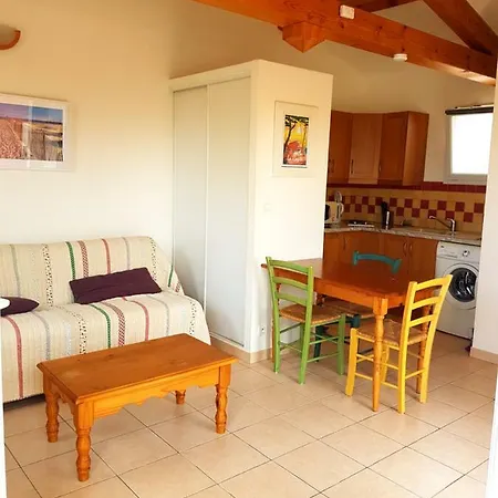 Apartment Studio 25m2 Avec 1 Canape Convertible Grand Confort Pour 2 Personnes Presqu'ile Des Giens Hyeres