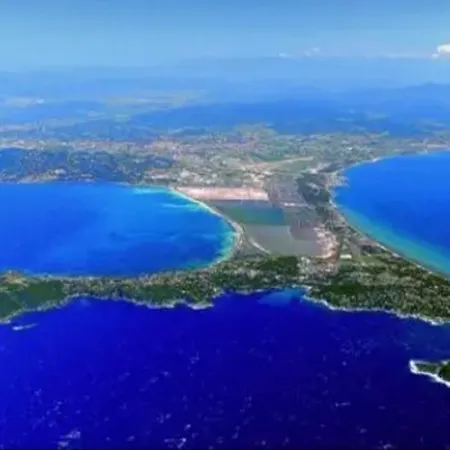 Studio 25m2 Avec 1 Canapé Convertible Grand Confort Pour 2 Personnes Presqu'île Des Giens Appartamento