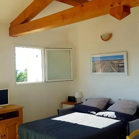 Studio 25m2 Avec 1 Canapé Convertible Grand Confort Pour 2 Personnes Presqu'île Des Giens Appartamento *