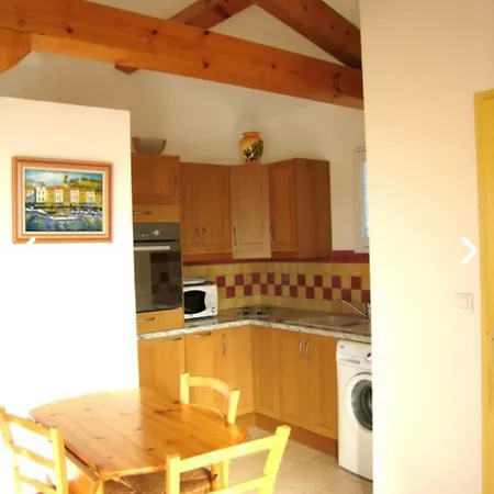 Studio 25m2 Avec 1 Canapé Convertible Grand Confort Pour 2 Personnes Presqu'île Des Giens Appartamento *