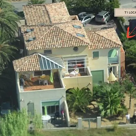 Studio 25m2 Avec 1 Canapé Convertible Grand Confort Pour 2 Personnes Presqu'île Des Giens Appartamento *